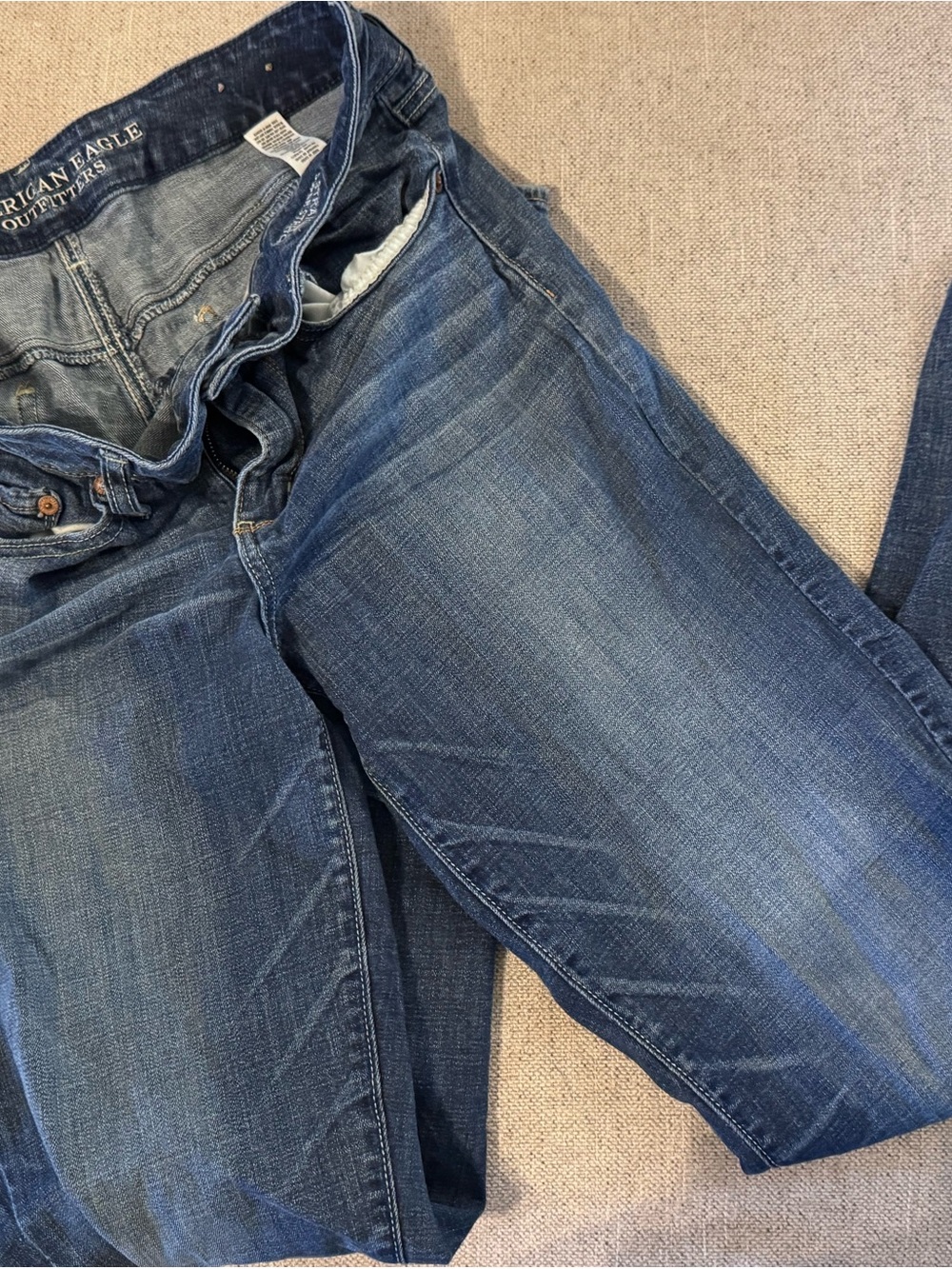 American Eagle Outfitters Women's Faded Blue Straight Leg Jeans